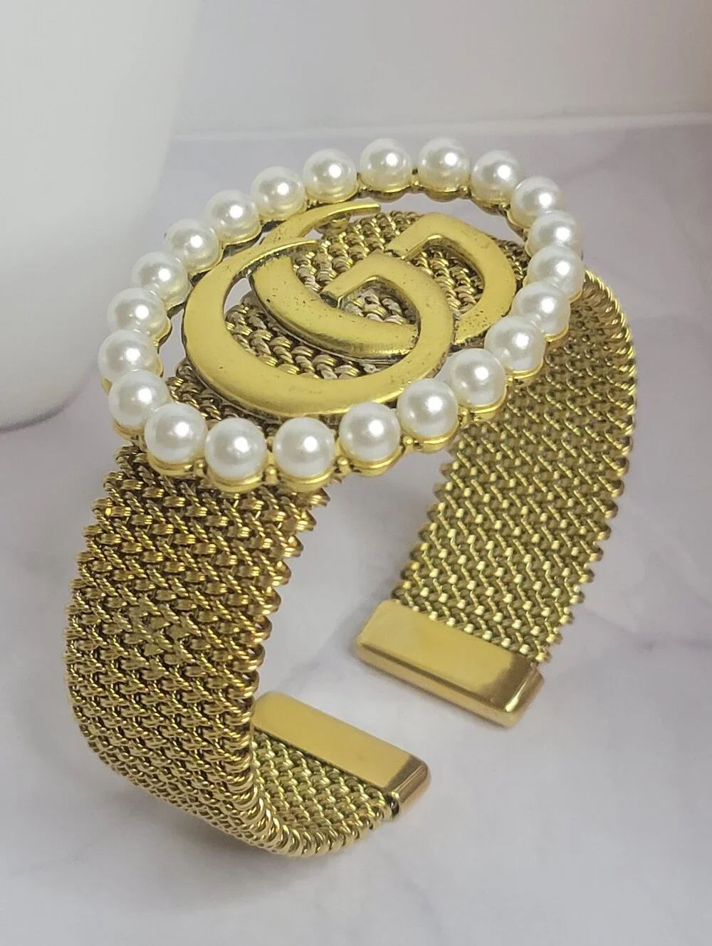 Gold/pearl GG Flexible Mesh Cuff Bracelet - Picture 4 of 5